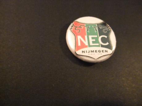 NEC Nijmegen voetbalclub( clubkleuren rood, groen , zwart)